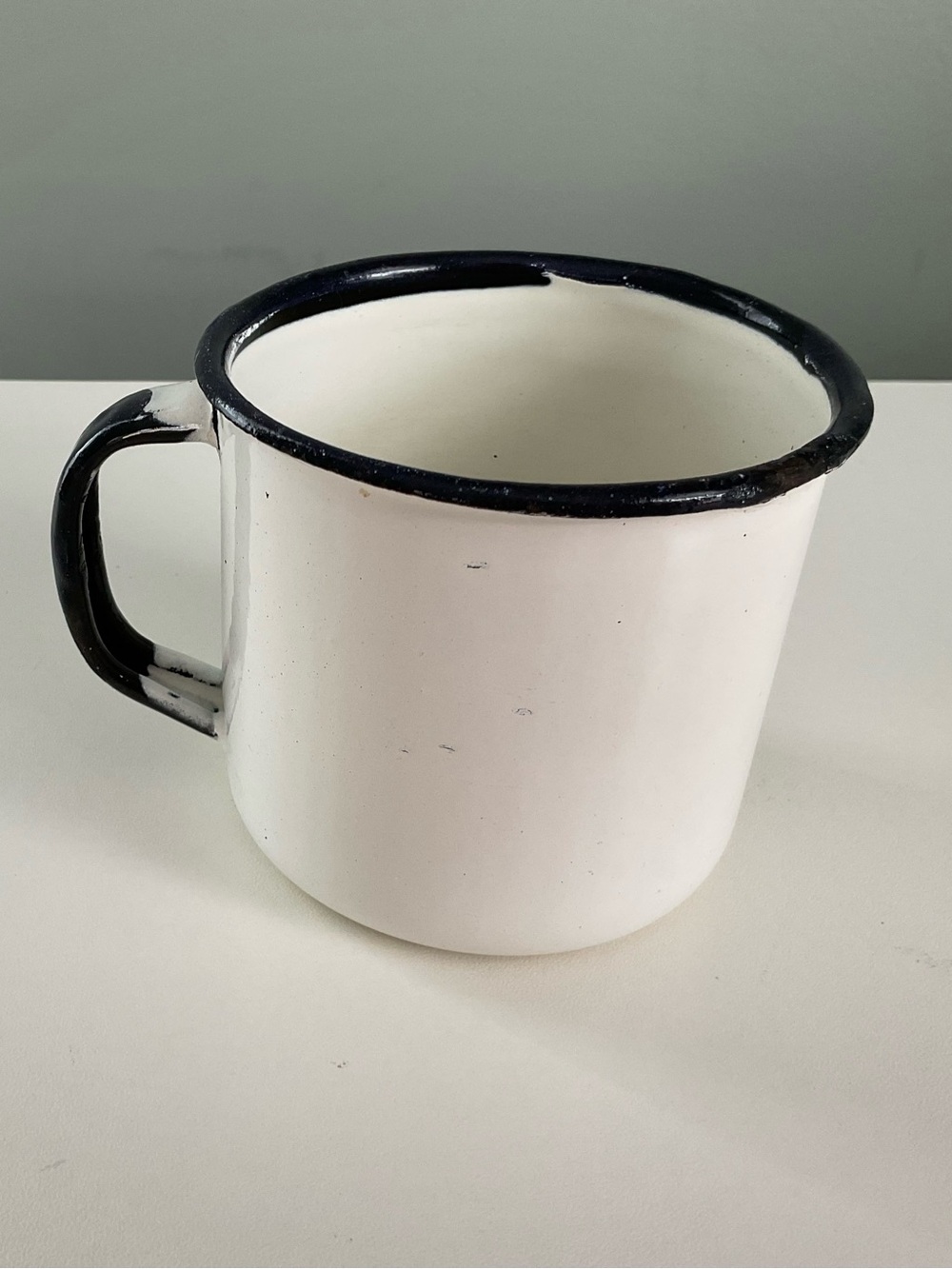 Vintage Soviet USSR Saratov Enamelware Cup 0.25L – GOST 24788-81 – White Black R